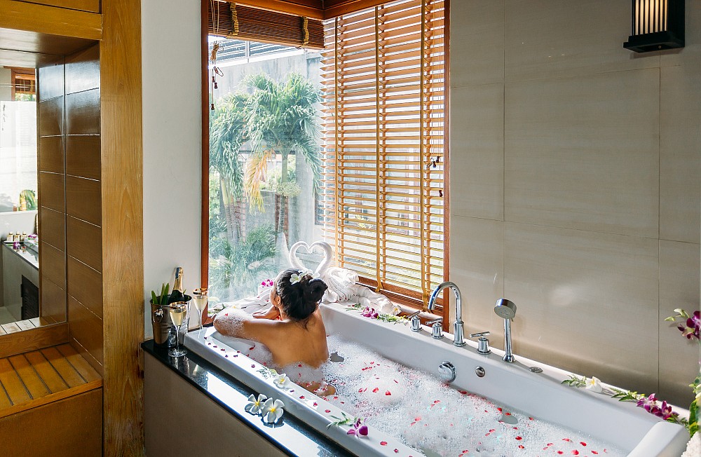 Grand Thai Natural Ocean View with Spa Bath